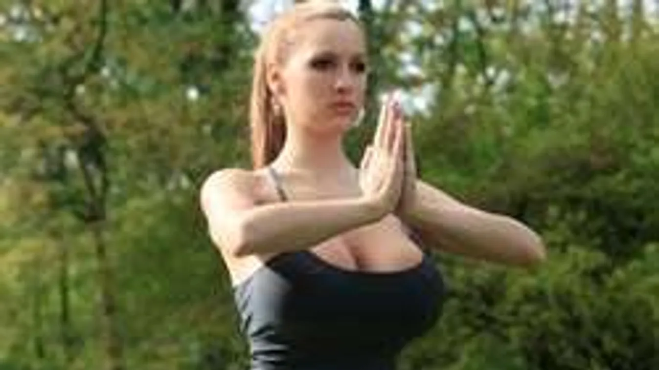 A világ legnagyobb mellű modellje ilyennek képzeli más nők orgazmusát