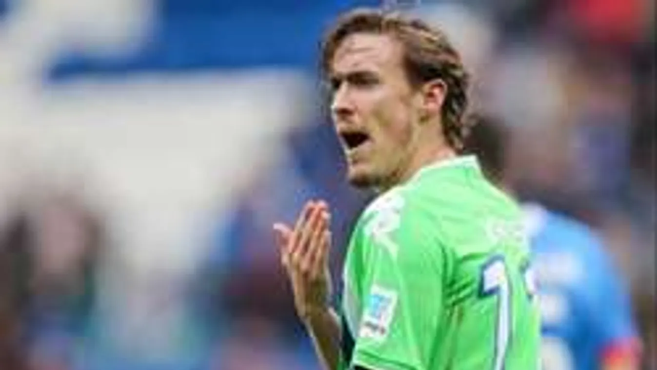 Ágaskodó férfiasságát mutogatja a focista fenegyerek - videó