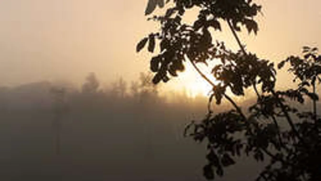 Özönvízzel indul a napod, riasztás a fővárosra! Kiakaszt az időjárás