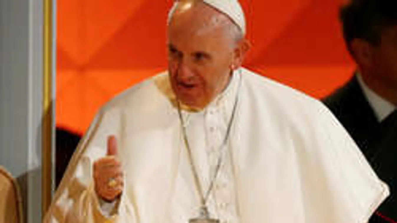 Kövesd a pápát az Instagramon!