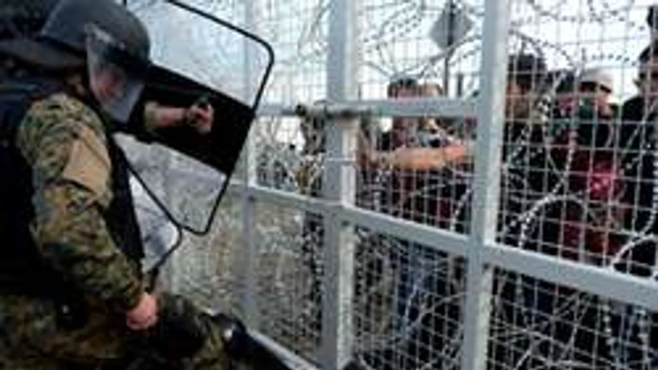 Keményen szigorítanak a macedón határon a migránsokkal szemben