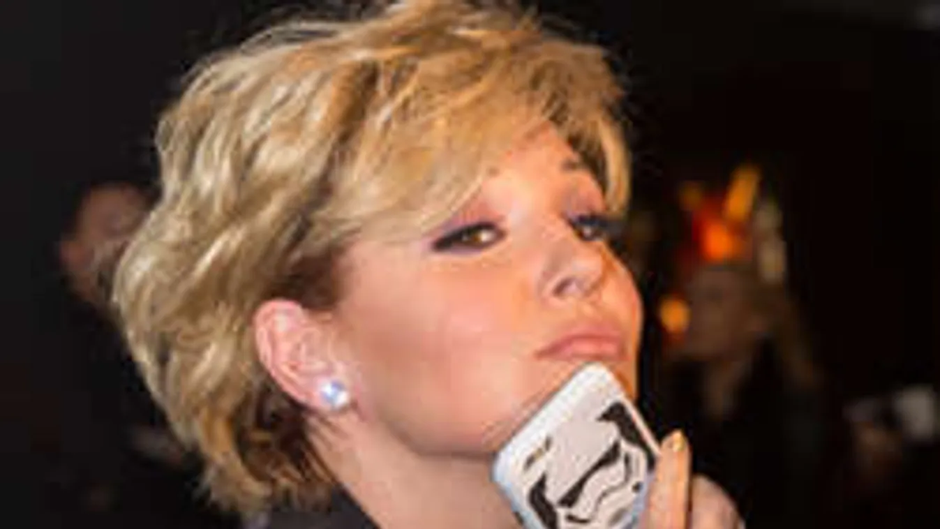 Túl erotikusra sikerült Claudia mutatványa, kivágták az adásból! Videó