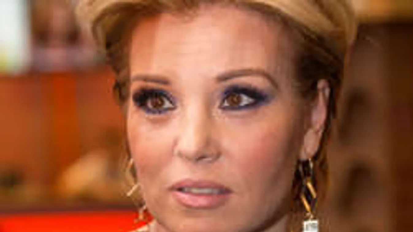 A reptéren bukott le Liptai Claudia! Elhagyta az országot