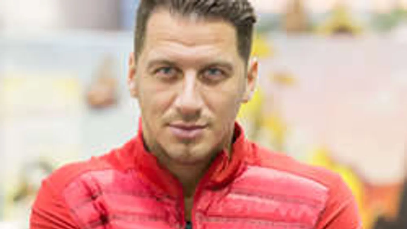 Szállodában bukott le az RTL macsója! Fotó!