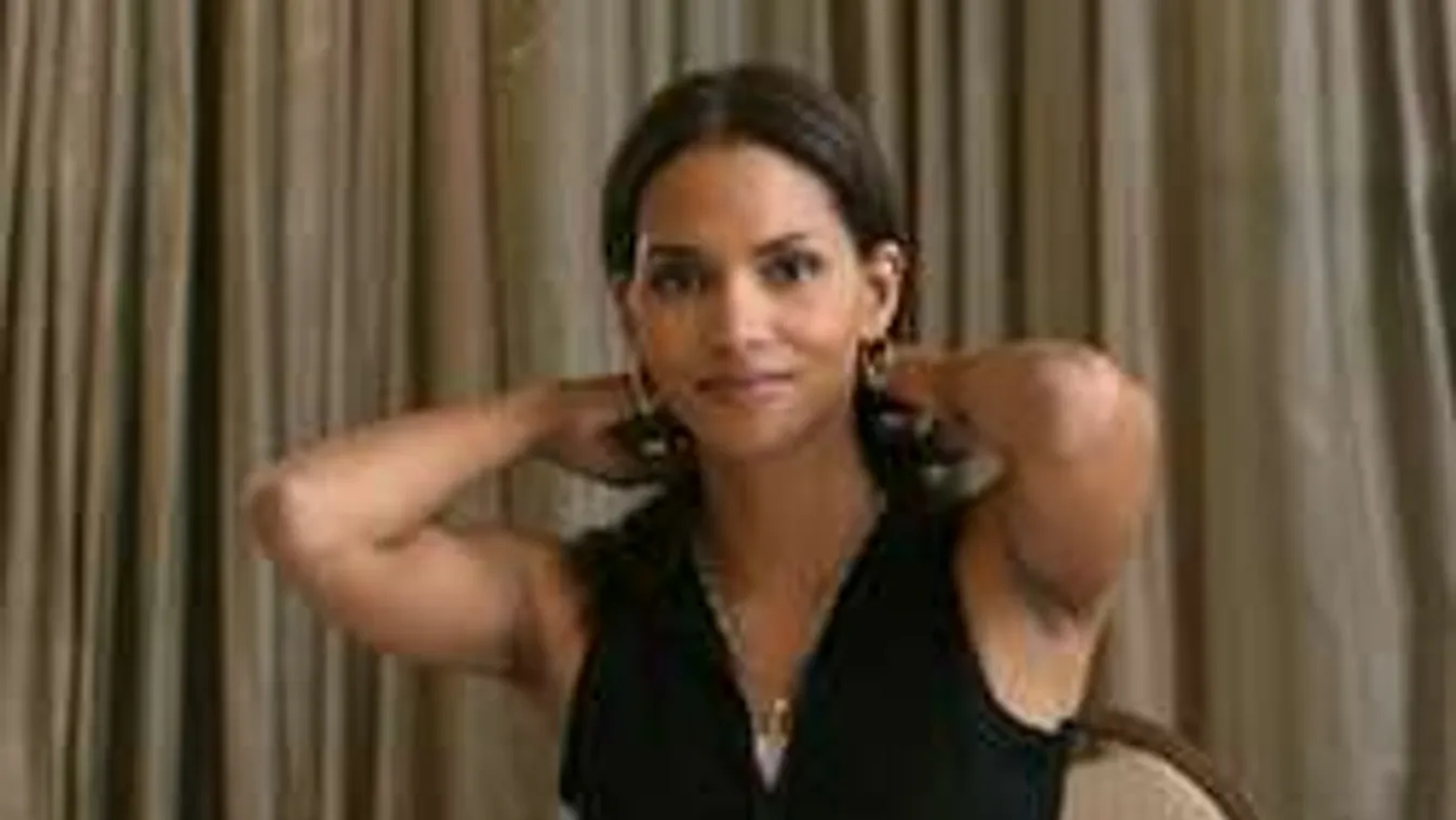 Topless szánta el magát nagy lépésre a sztáranyuka - Fotó