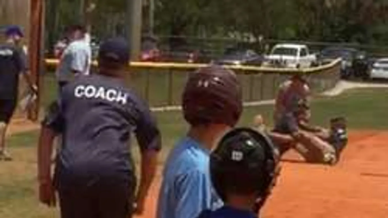 Gyerekek meccsén verték össze egymást a bunkó edzők - videó