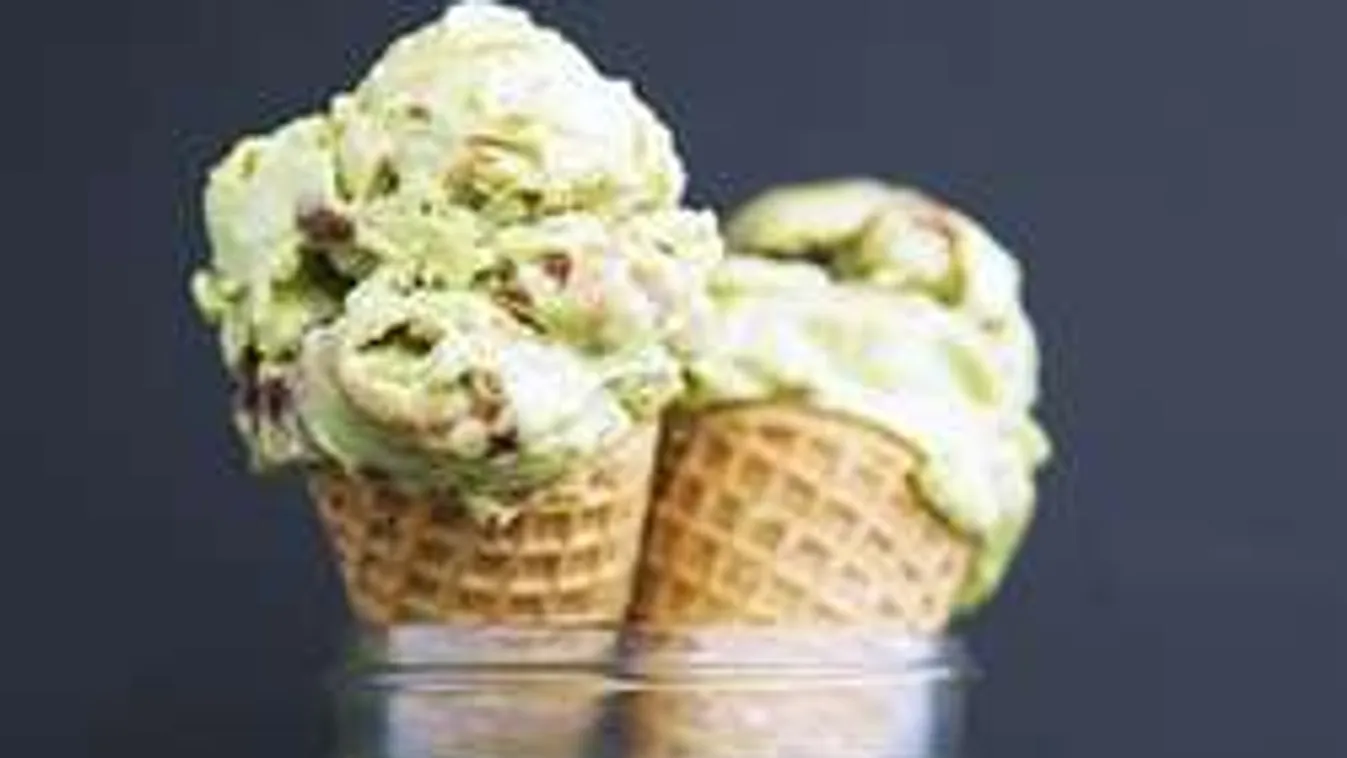 Ilyen hatalmas tételt cukrászdai számlán még nem láttál!