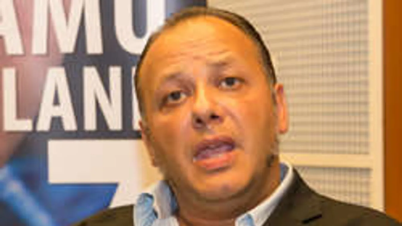 Elképesztő fotó Damu Roland újszülött kislányáról! Beteg lenne? - fotó