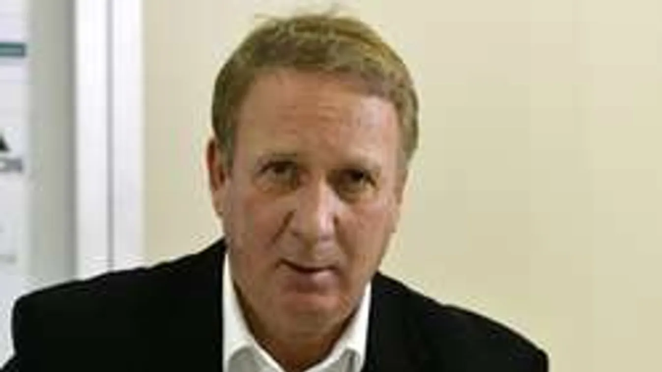 Lemarad az Eb-ről a legendás magyar focista