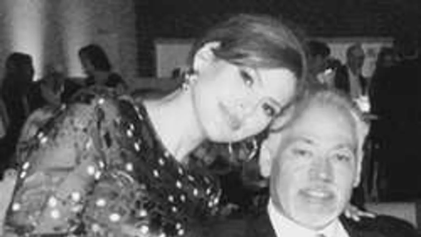 Tragédia árnyékolja be a hollywoodi bombázó terhességét