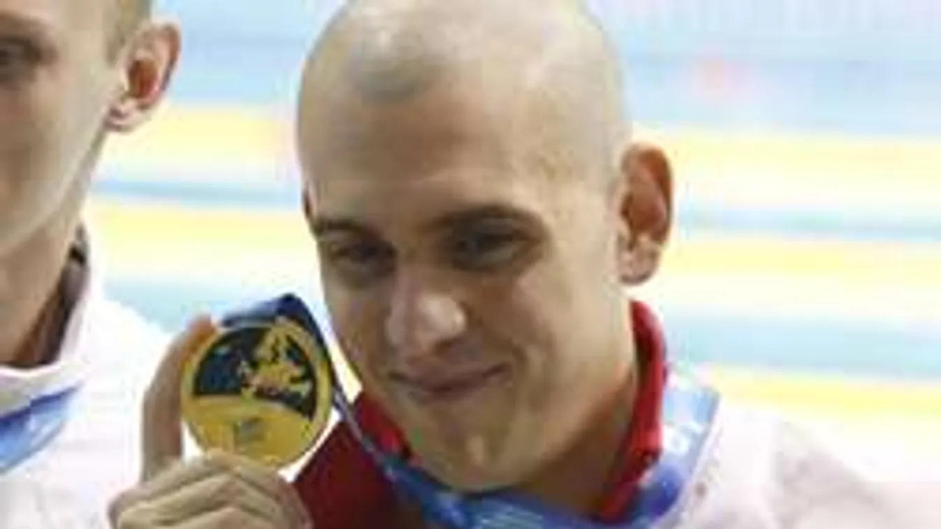 Botrány után bravúr, Cseh Laci az úszók büszkesége