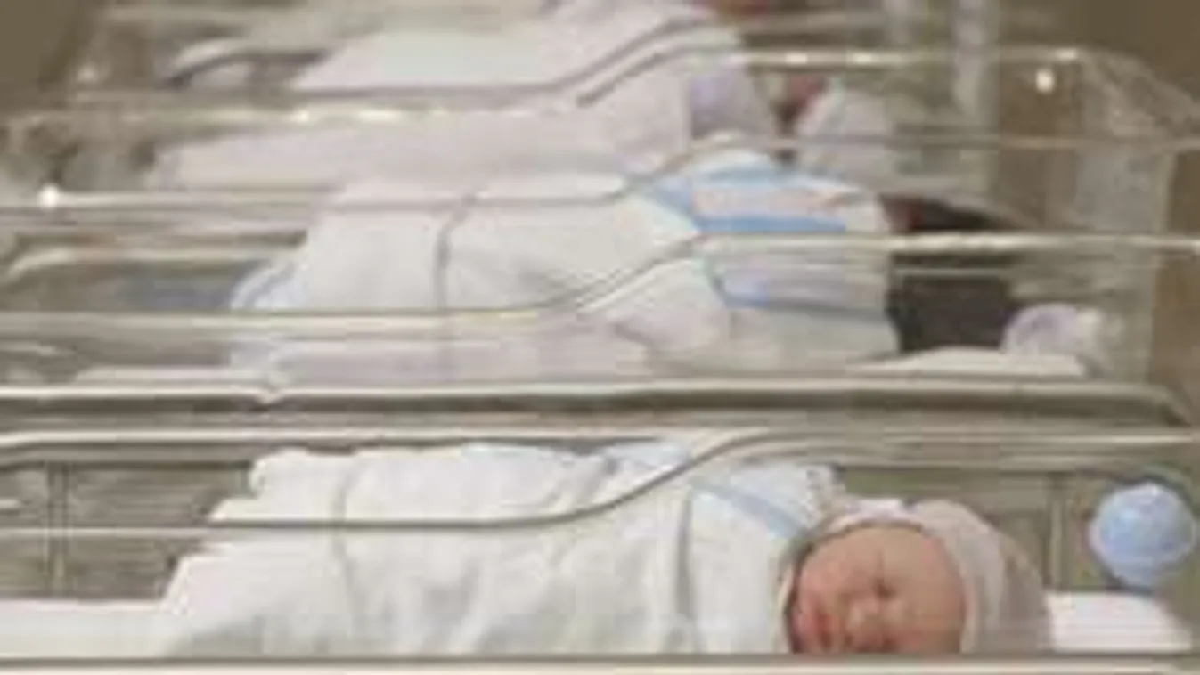 Rettenet: Titkos bébifarmon adták-vették az újszülötteket