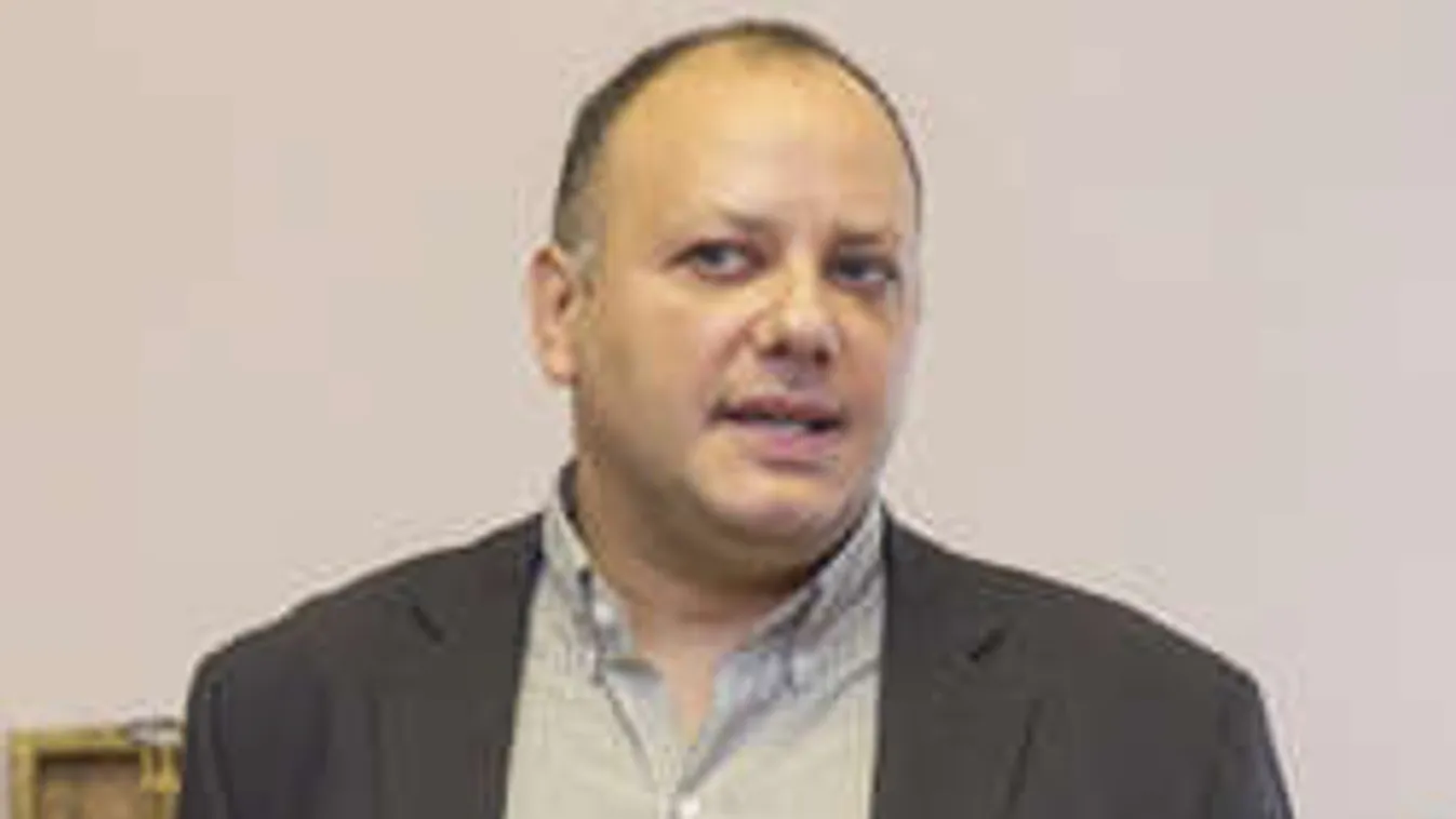 Máris megmutatta koraszülött kislányát Damu Roland - Fotó