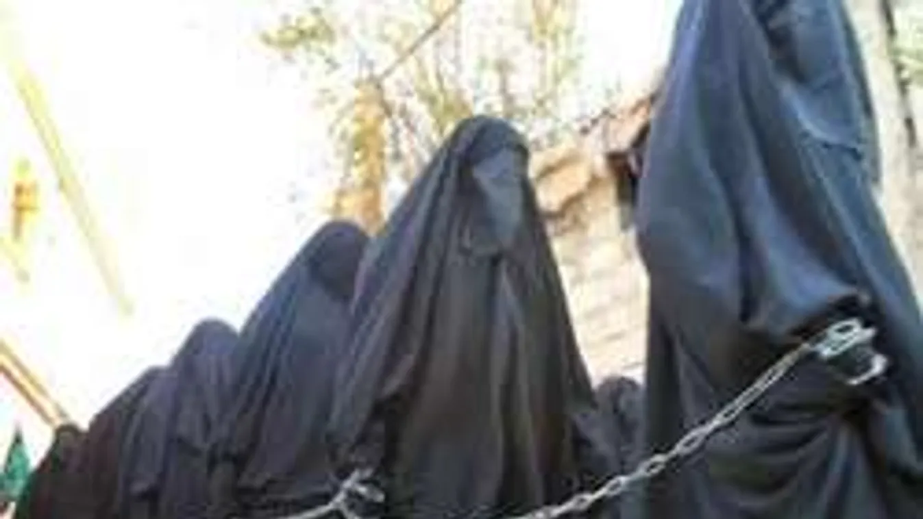 Rendszeresen erőszakolták a fiatal lányt az Iszlám Állam harcosai