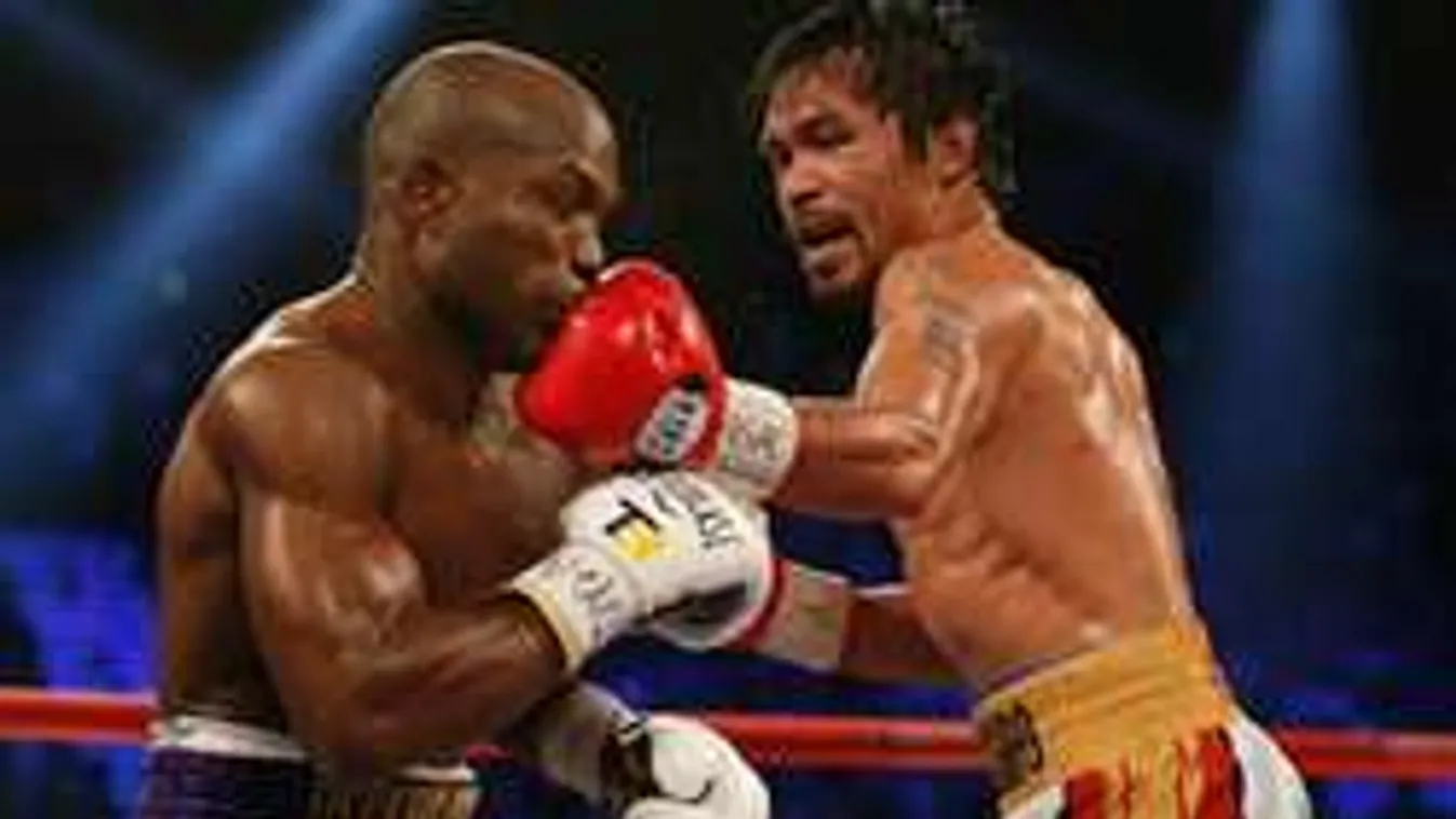 Hatalmasat kapott, bukfencet vetett a pofontól a bunyós - videó