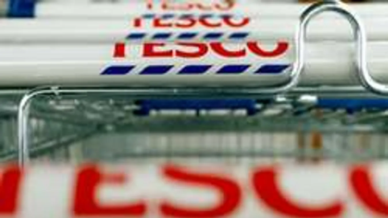 Targoncáit, kemencéit árulja a Tesco! Vajon mire készülnek?