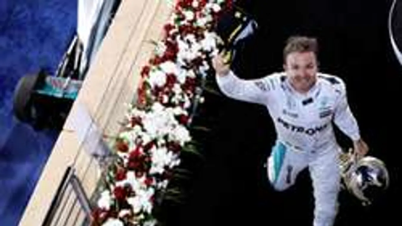 Becsődöltek a Forma-1 világbajnokai a sivatagban