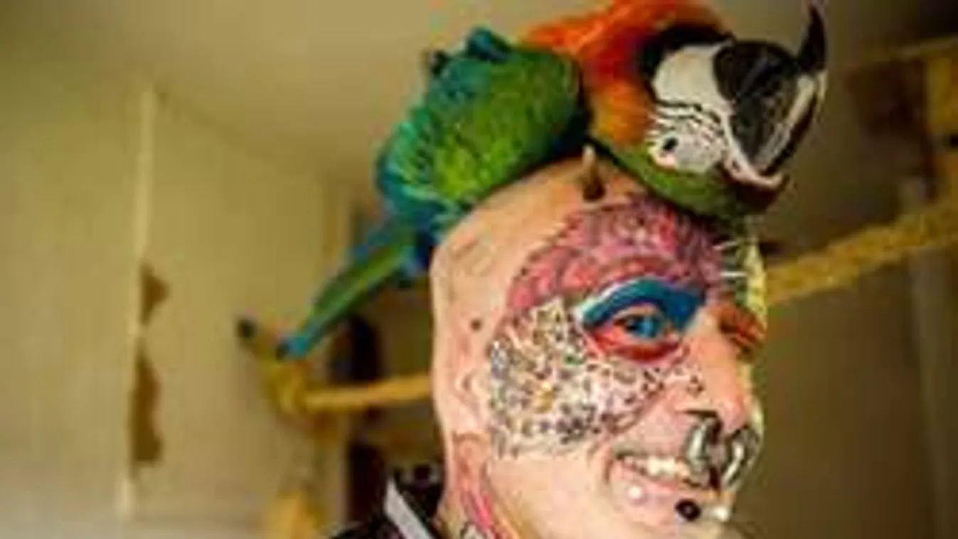 A saját fülét is lenyisszantotta a papagája miatt