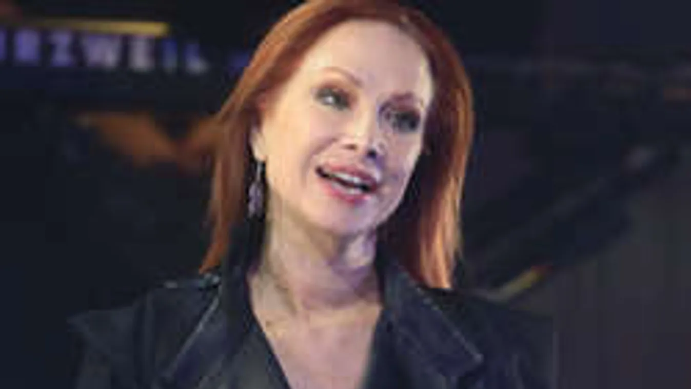 Milliomos hódolók környékezték Détár Enikőt