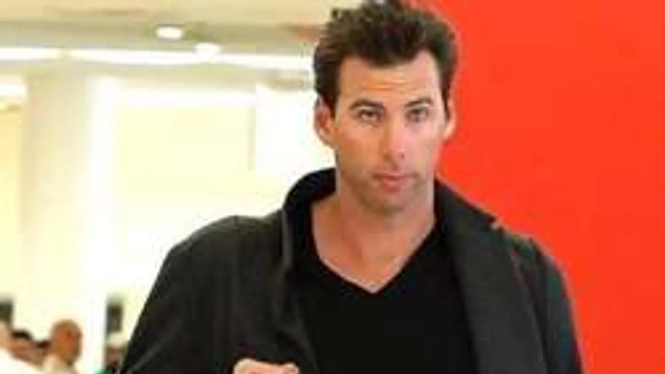 Utasra támadt a repülőgépen az olimpiai bajnok!