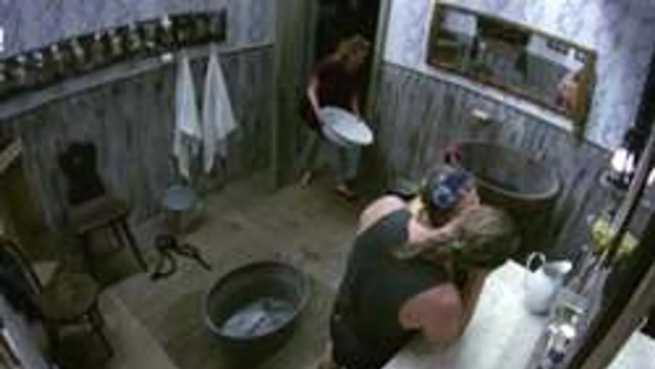 Elhagyja gyermeke anyja az RTL sztárját?