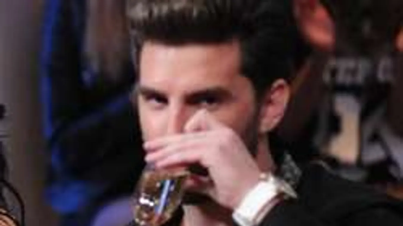 Kínos: Hullarészegre itta magát adás közben az RTL Klub sztárja! Fotó