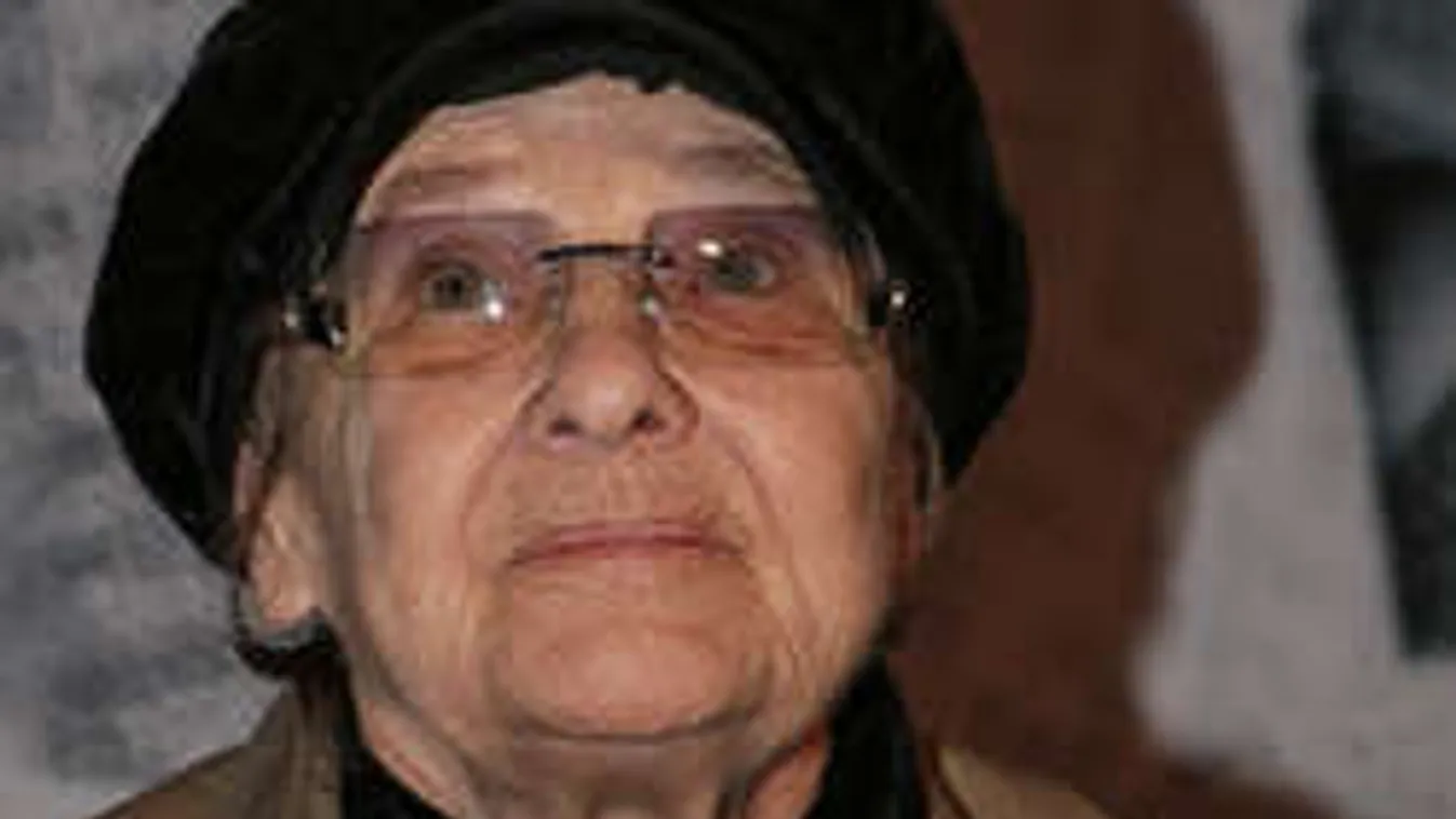 Sírógörcsöt kapott Kulka János súlyos állapota miatt Törőcsik Mari!