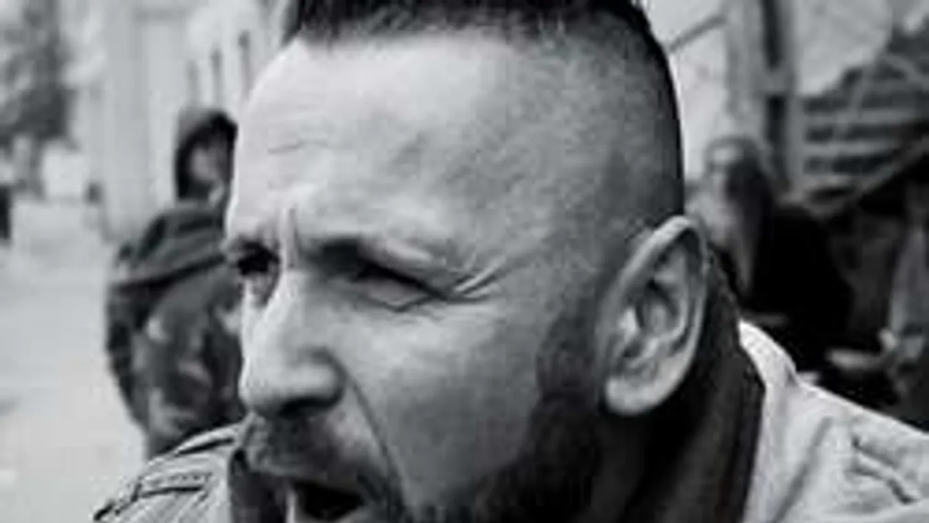 DopeMan agyonverné az őt lehülyéző Majkát - Videó