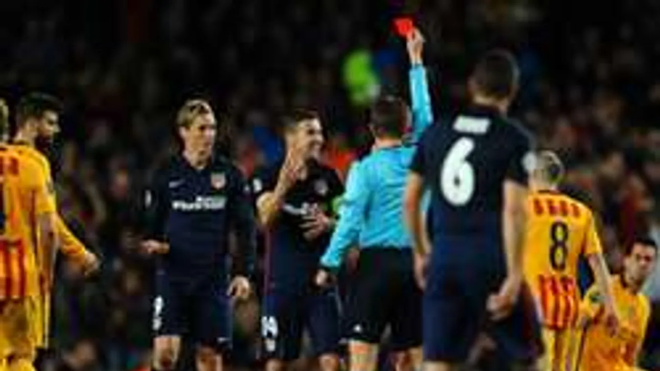 Ez most komoly? Segítik a bírók, nem engedik kiesni a címvédőt?