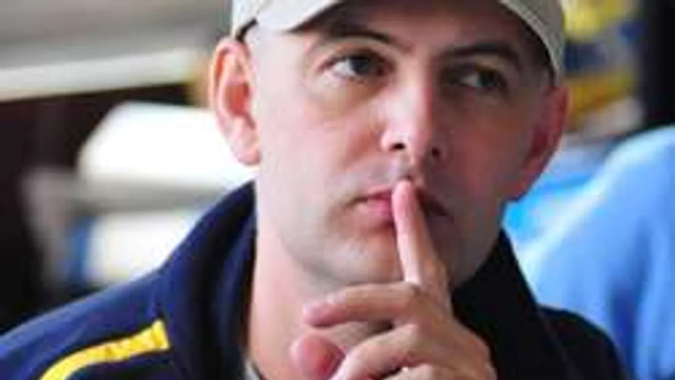 Aprópénzért zsarolták meg Vujity Tvrtkót!