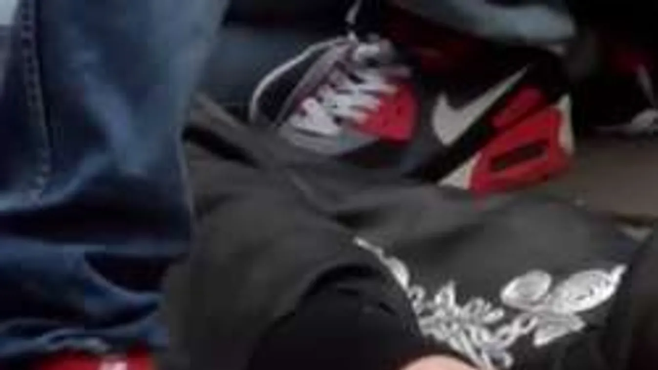 Videóra vették egy muszlim nő kegyetlen elgázolását - Videó