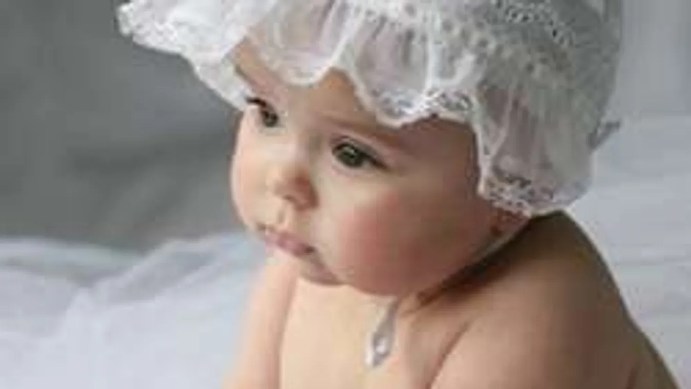 Mi történik Veszprémben? Most egy csecsemő combja tört el a kórházban!