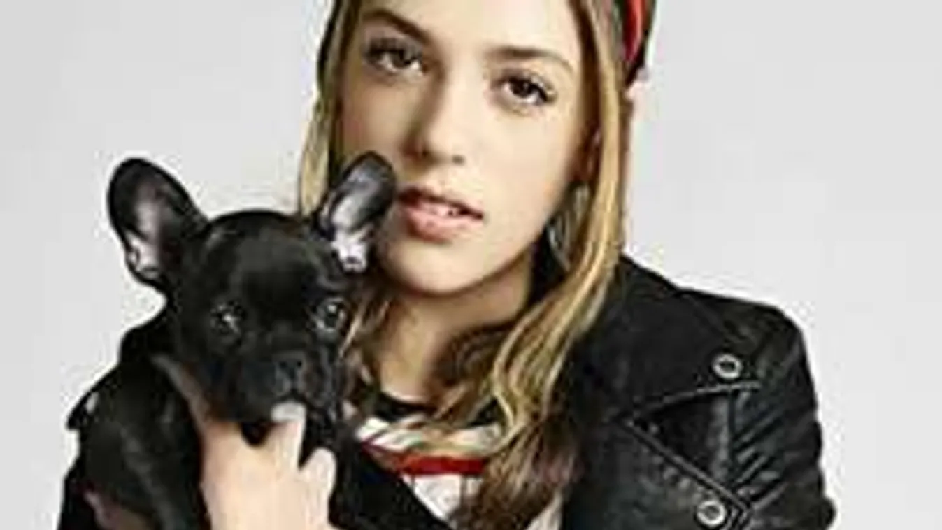 Melltartó nélkül pózolt Sylvester Stallone tini lánya! - Fotó