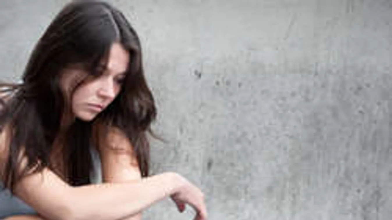 Bezárva tartottak és prostitúcióra kényszerítettek egy 17 éves lányt!