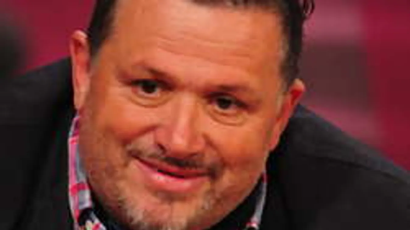 Udvarolnak a nők Lajcsinak