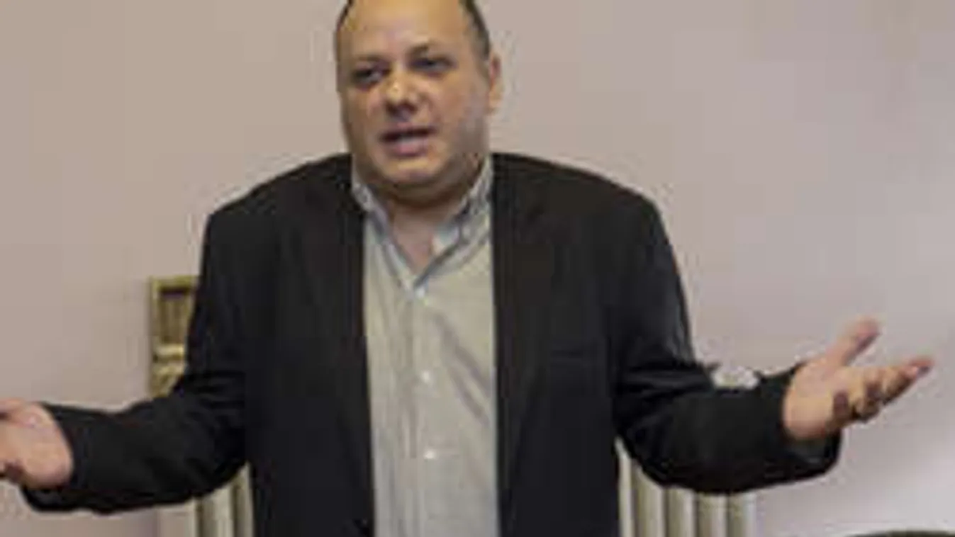 Kislányuk árán vitatkoznak Damuék