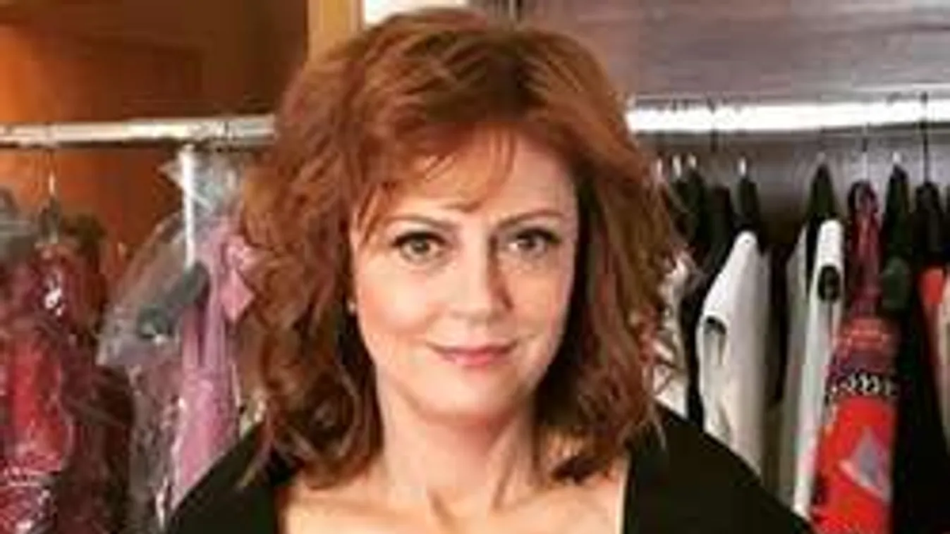 70 évesen pakolta ki a melleit a sztárszínésznő