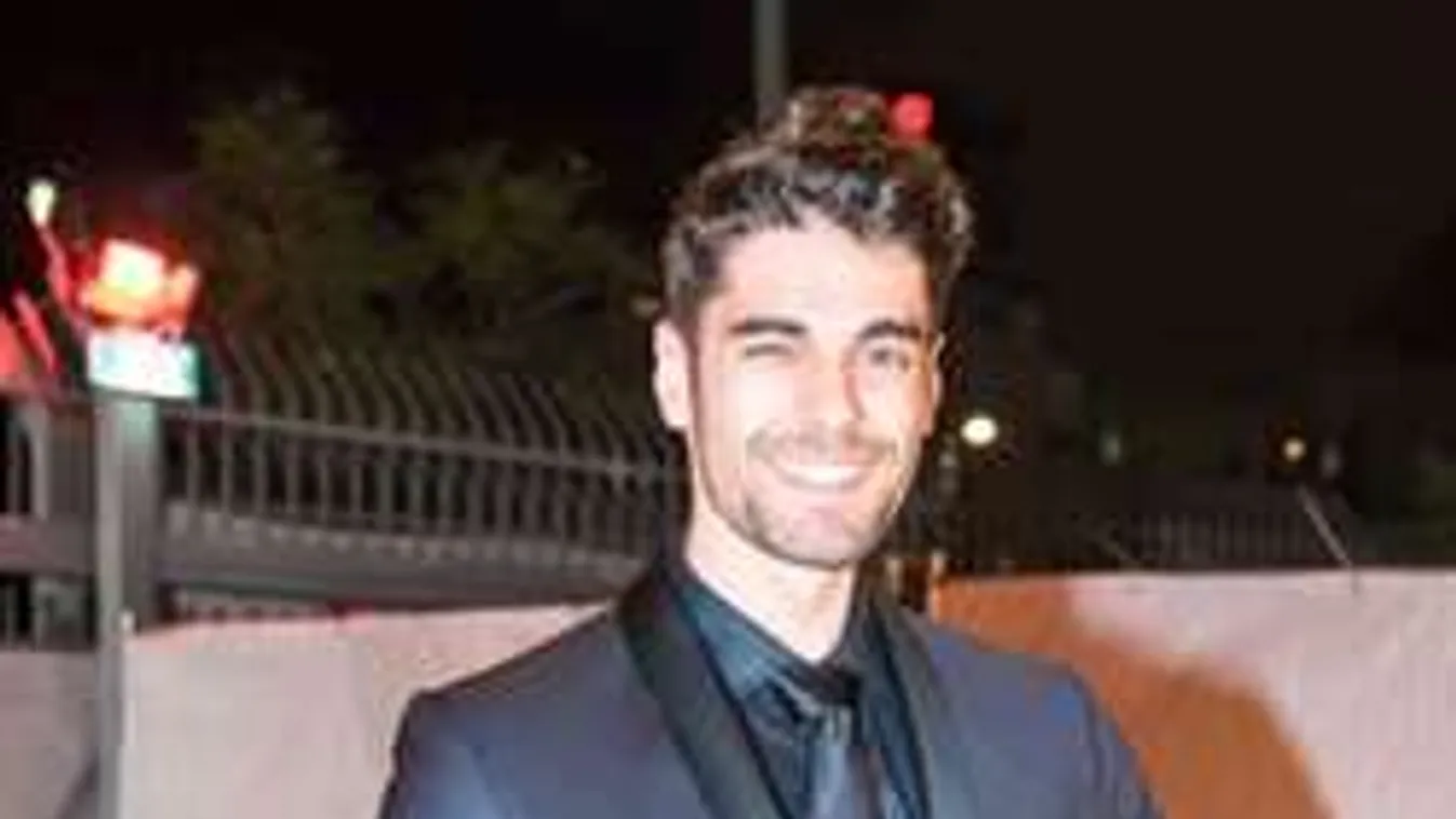 Ez a dögös bombázó csavarta el Freddie fejét! - Fotók