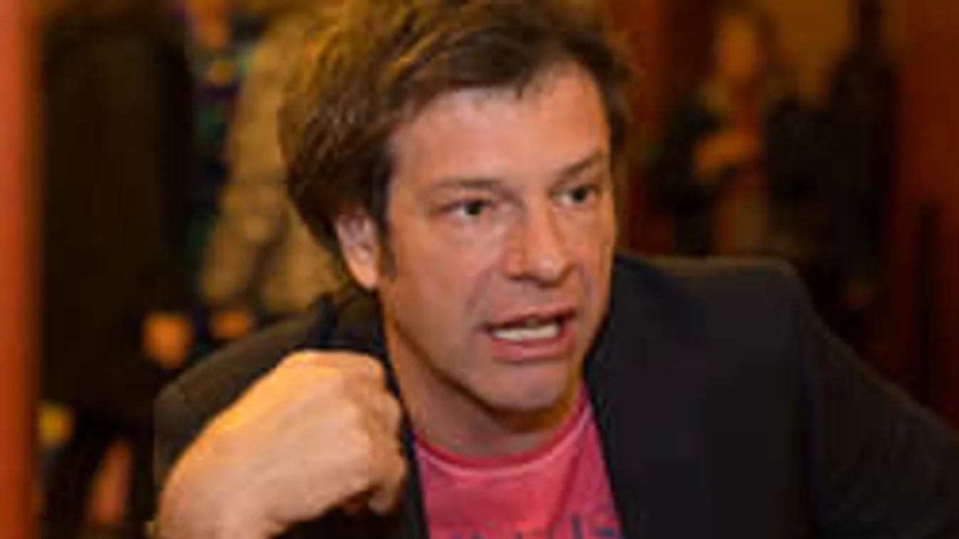 Érzékeny témát feszeget Tilla