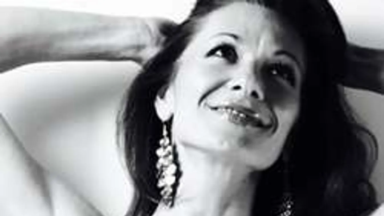 Élő adásban vetkőzött le kolléganője Bochkor Gábornak - Videó