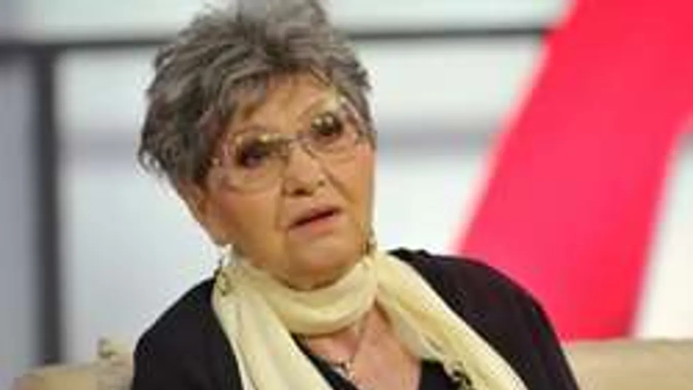 Pécsi Ildikó képtelen kirakni a házából Pártos Csillát és unokáját!