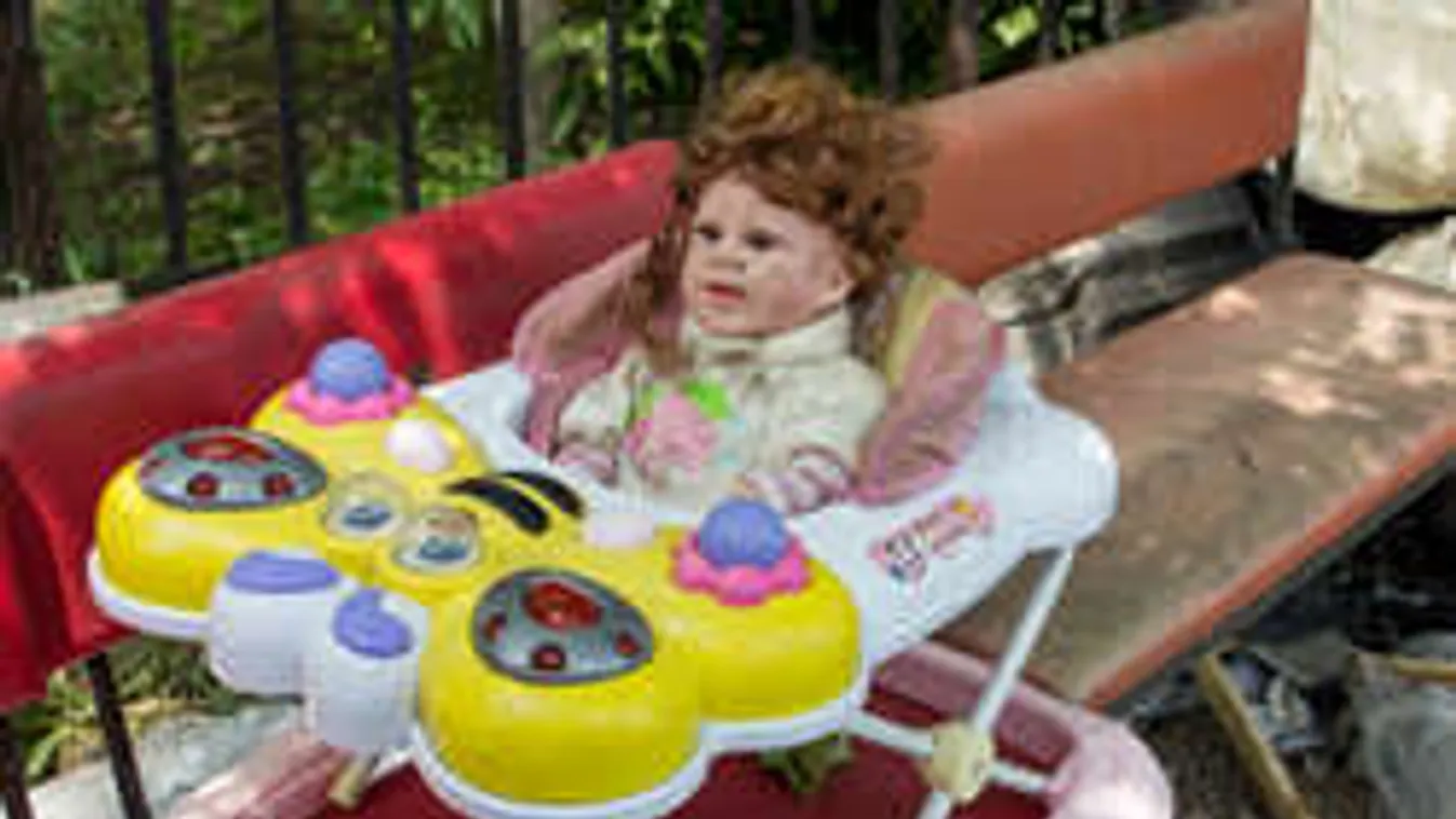 Fa vibrátort is kidobtak a zuglói lomtalanításkor - Fotók