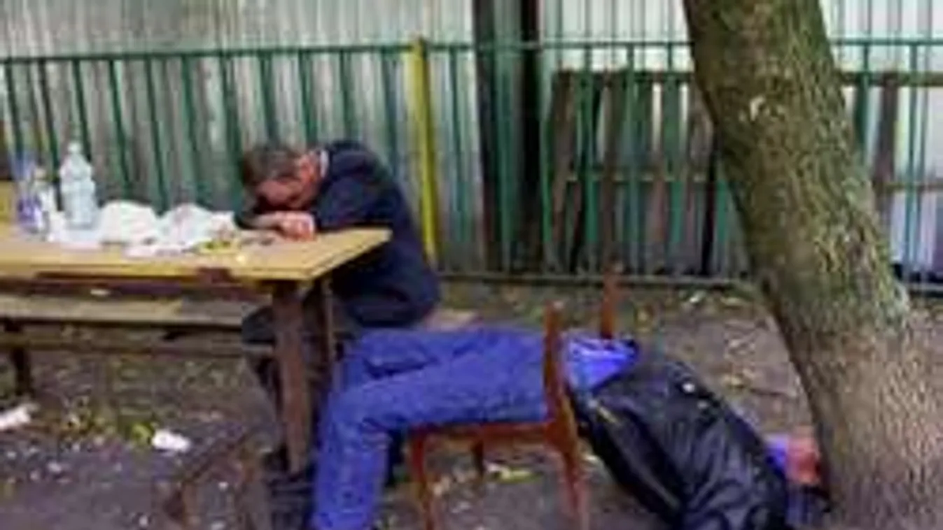 El kellett távolítani a talajrészeg bírót a meccsről