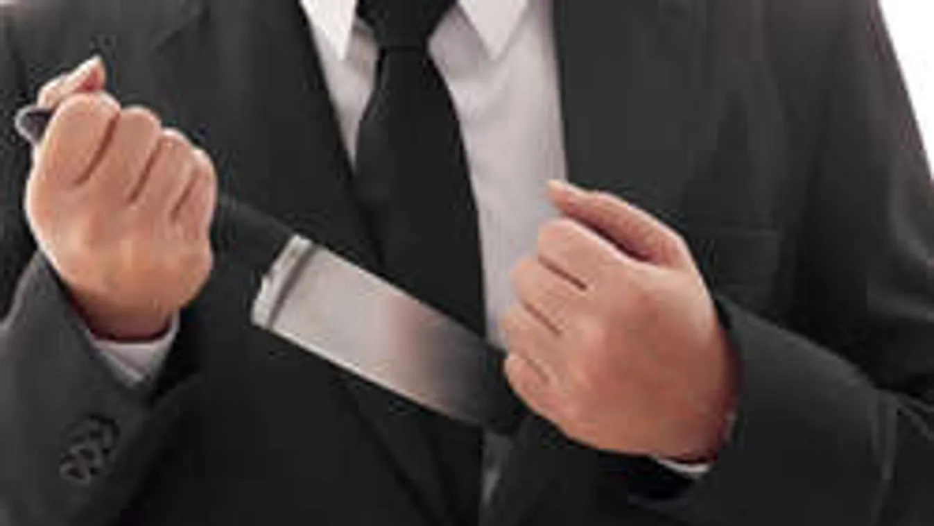 Élet-halál közt lebeg a rajongója által megkéselt popsztár!