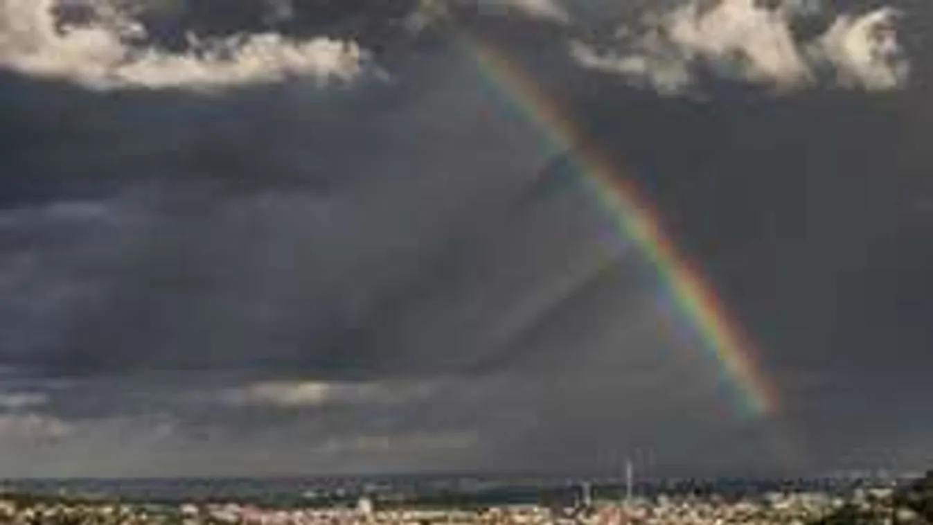 Kivételes égi jelenség Budapest fölött! Tyndall sugarak borultak a városra!