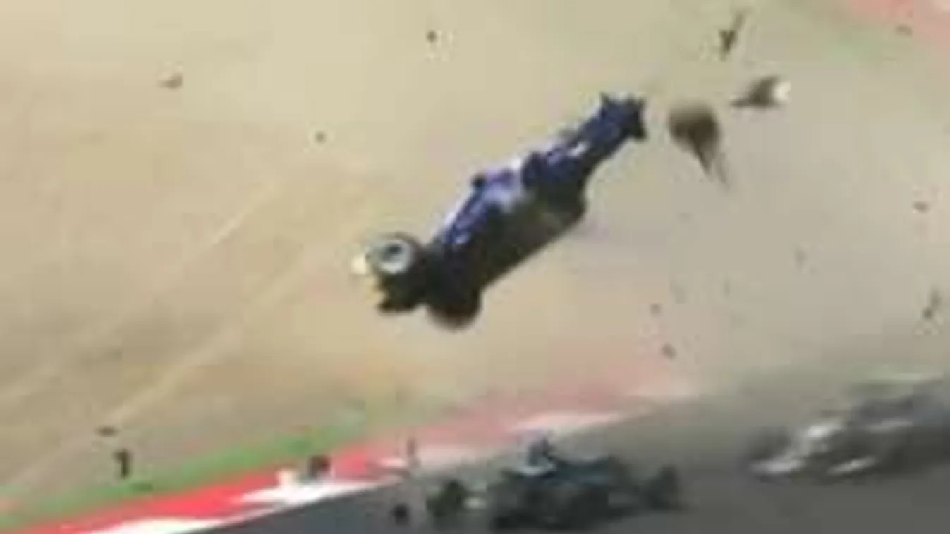 Szörnyű ütközés, csoda kellett a túléléshez - videó