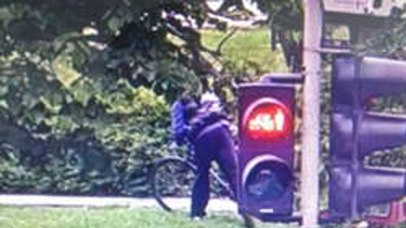 Félmillió üti a markod, ha felismered ezt a férfit!