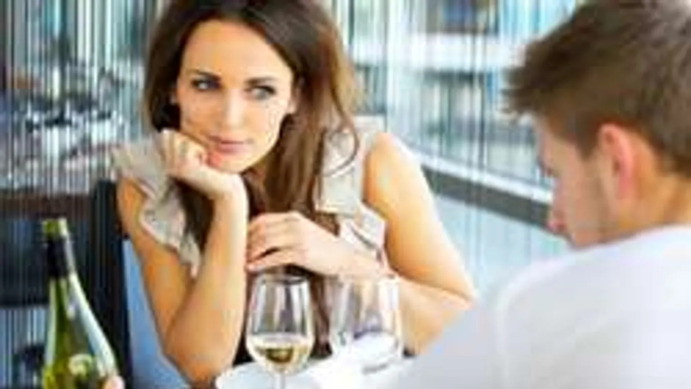 Ha ezt csinálja a férfi az első randin, menekülj!