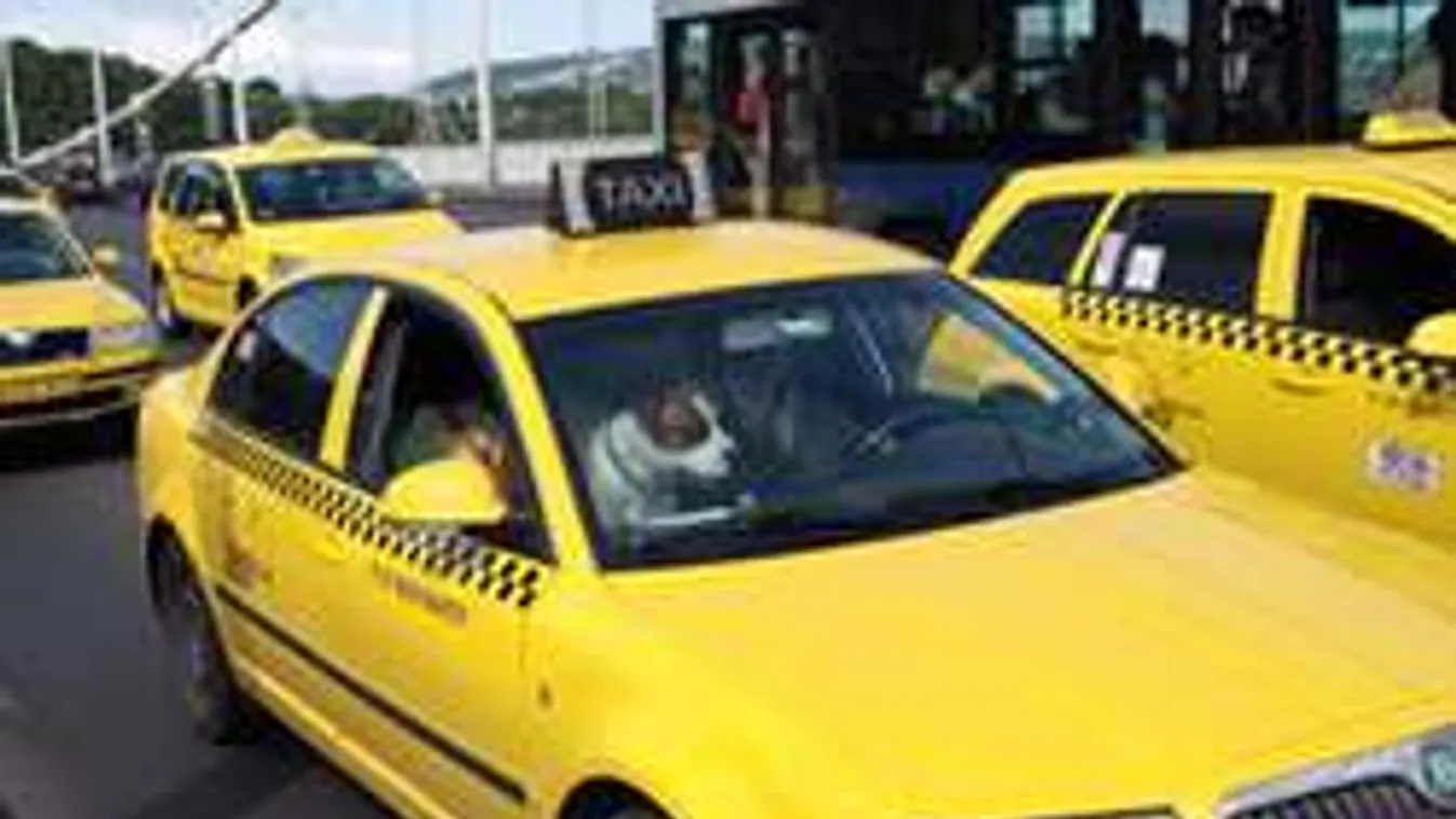 Ez a férfi bénítja meg keddenként Budapestet!