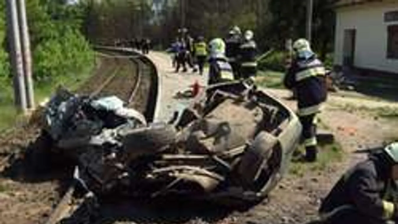 Ezt hogy élte túl? Képek a brutális veresegyházi vonatbalesetről!